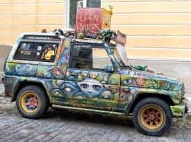 tallin-estonia-colorful-painted-car-image-02292c