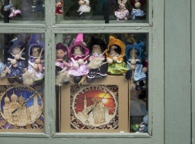 window full of dolls for sale estonia