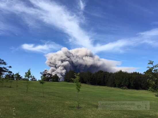 Ash plume viewed from the Volcano Golf Course near Hawai