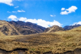 andes mountains in peru 014e