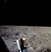apollo 11 first photo on moon after landing