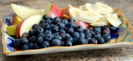 blueberries bananas on plate 2994