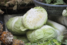 Cabbage for sale hanoi_vietnam_13