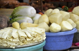 cabbage potatos food in pots 9223a