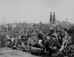 civil-war-soldiers-trenches-115
