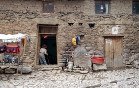Entrance-rock-adobe-style-home-in-Ollantaytambo-Peru