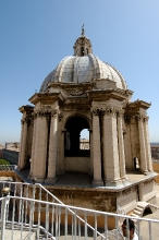 exterior view climbing dome st peters basilica photo 0918L
