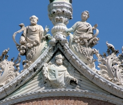 façade of St Marks Basilica 1633b