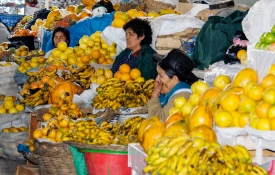 fruits for sale cuzco peru 005