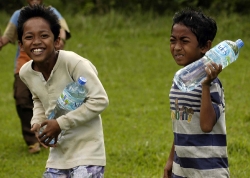 Indonesian children smile