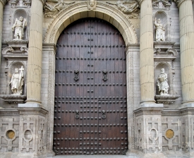 Large Wood Doors on Church 3045