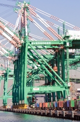 picture large ship container cranes