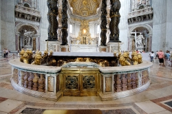 st peters basilica altar with Berninis baldacchino photo 0720aLA