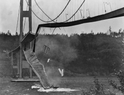 Tacoma Washington Suspension bridge collapses