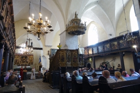 tallin-estonia-interior-old-church-image-02364A