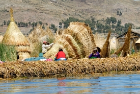 traditional reed huts lake titicaca photo2658a
