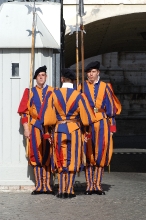 vatican swiss guards st peters rome italy photo 7573