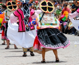 woman dancers wearing colorful traditional costumes cuzco peru 0