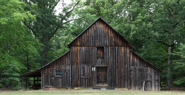 an old tobacco barn near monroeton north carolina