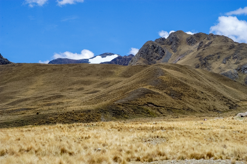 andes mountains in peru 013