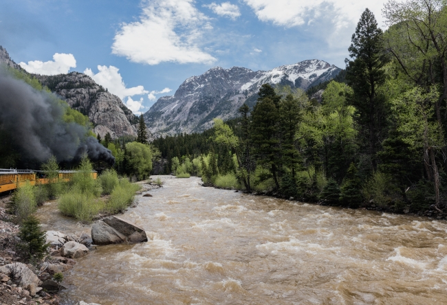 animas-river-and-mountains-colorado