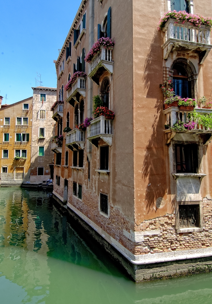 Beautiful building Along Venice Canal Photo 8291A copy