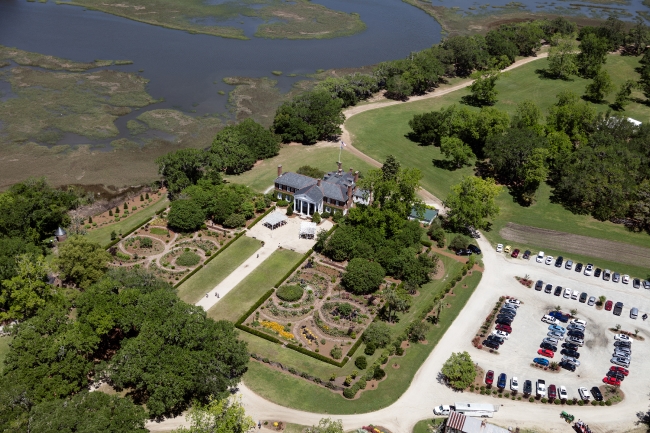 boone hall plantation in mount pleasant south carolina north of 