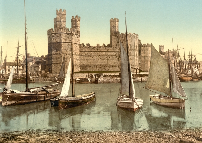 carnarvon castle medieval fortress wales