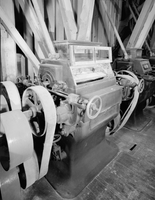 Chalmers roller mill on first floor