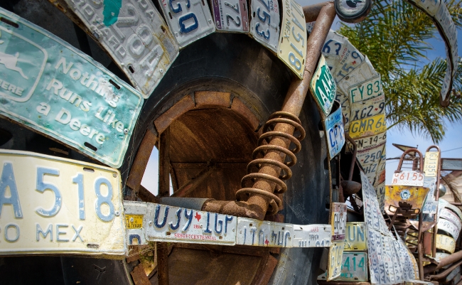 closeup-old-motorcycle-with-license-plates-california-coast