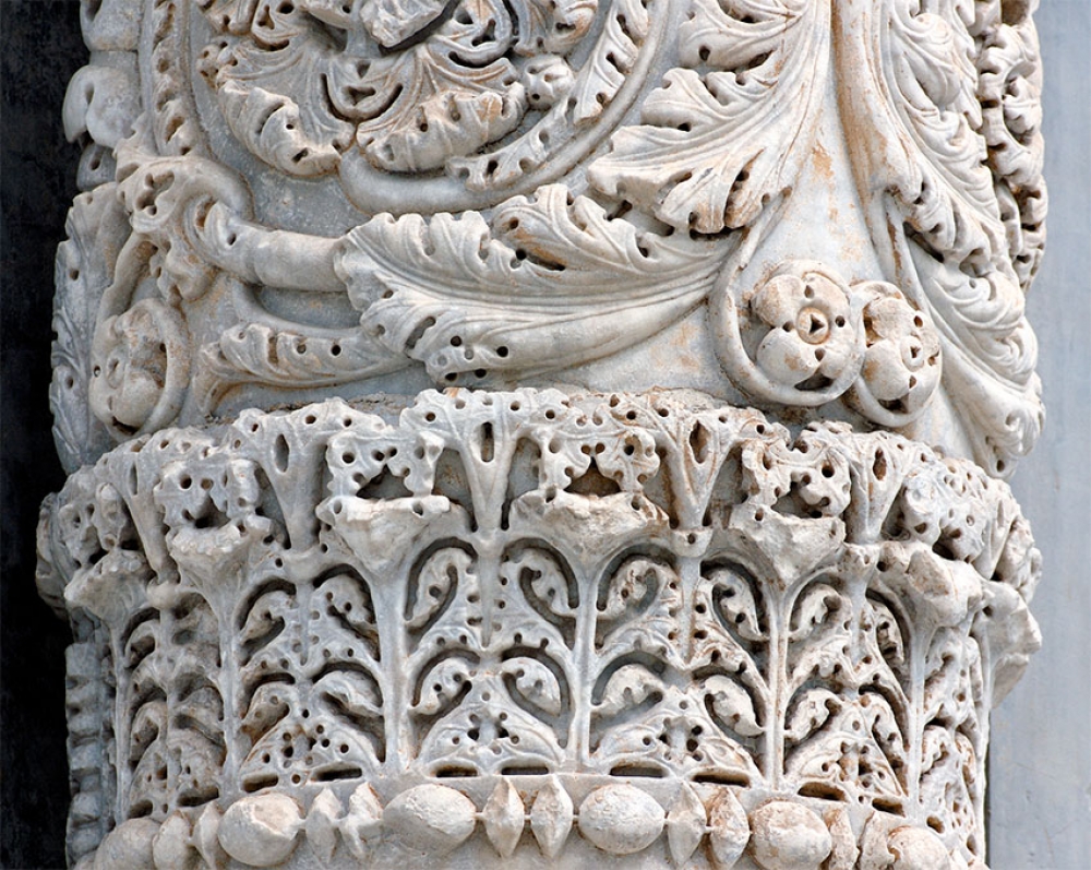 decorative carvings in columns pisa italy photo 1216le