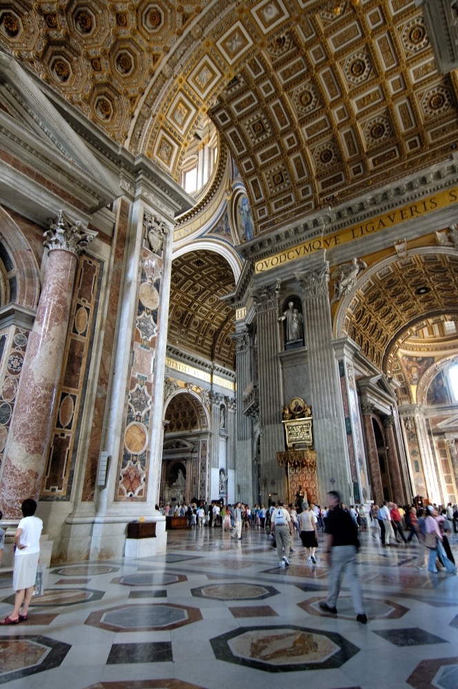 interior columns st peters basilica photo 0845