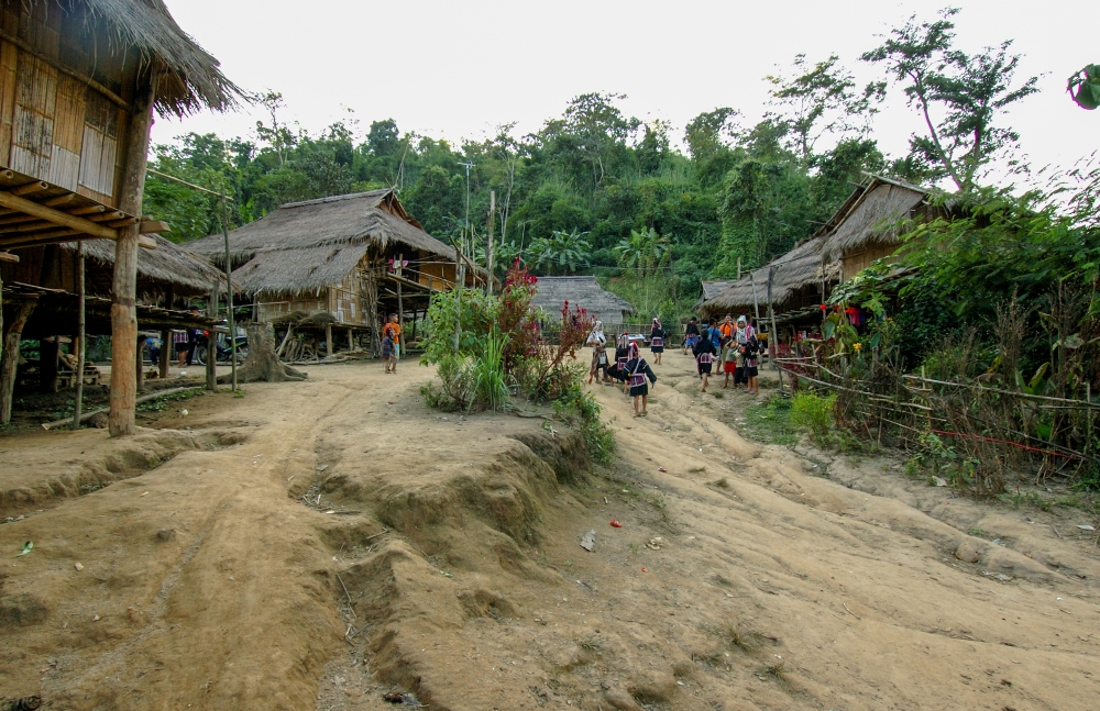 karen tribe village thailand 1042a