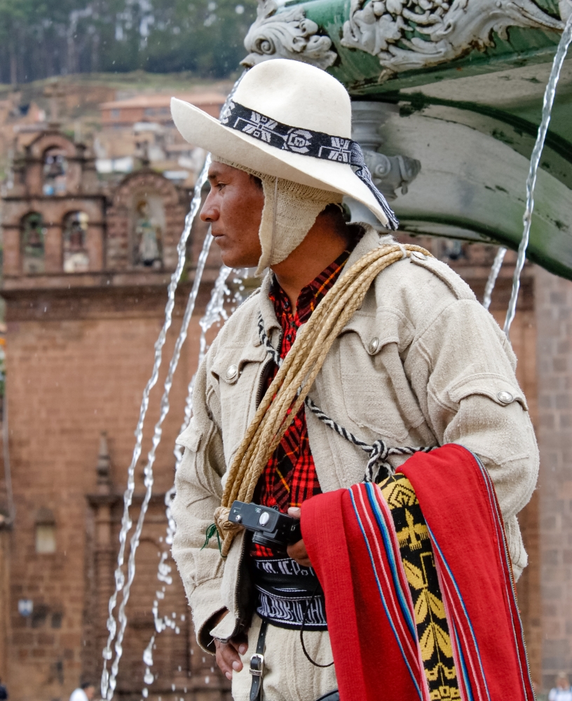 man wearing traditional costumes cuzco peru 002