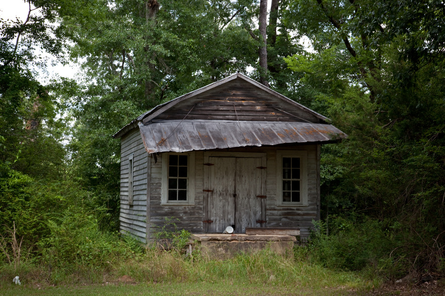 Moore Webb Holmes Plantation and out buildings