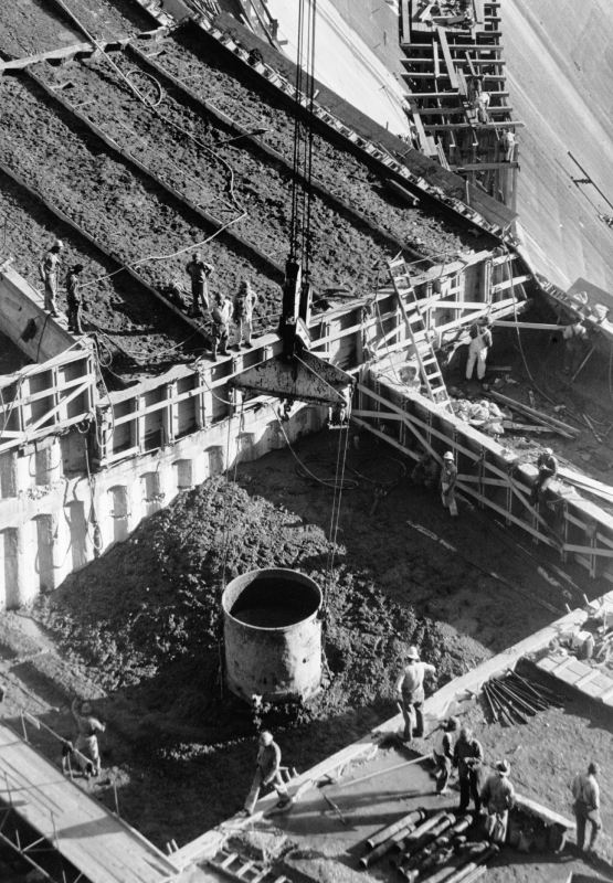 Pouring concrete in hoover dam