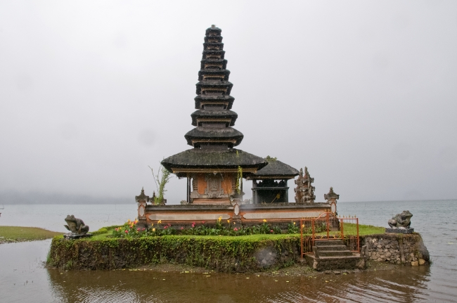 Pura Ulun Danau Temple Bali Image 7631