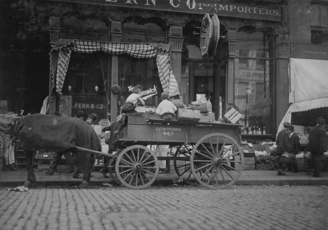 Massachusetts Photos-selling vegetables 1909