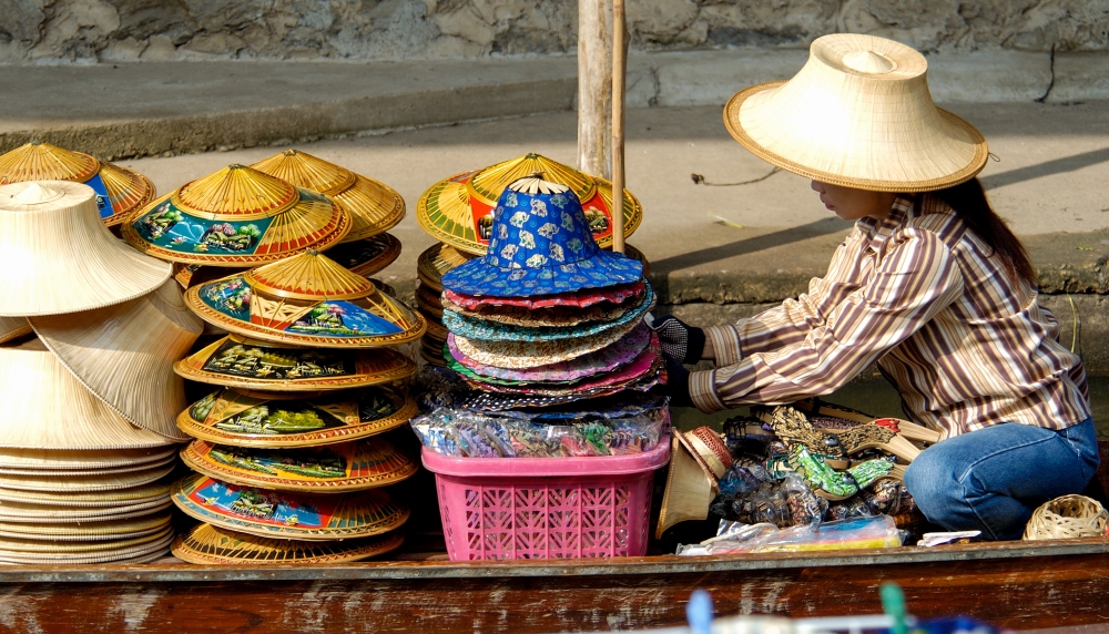 selling-straw-hat-thailand-018A
