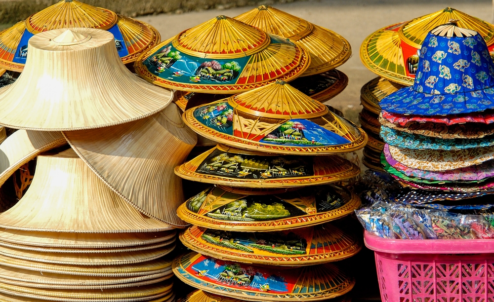 stack-of-straw-hats-019Ae-2