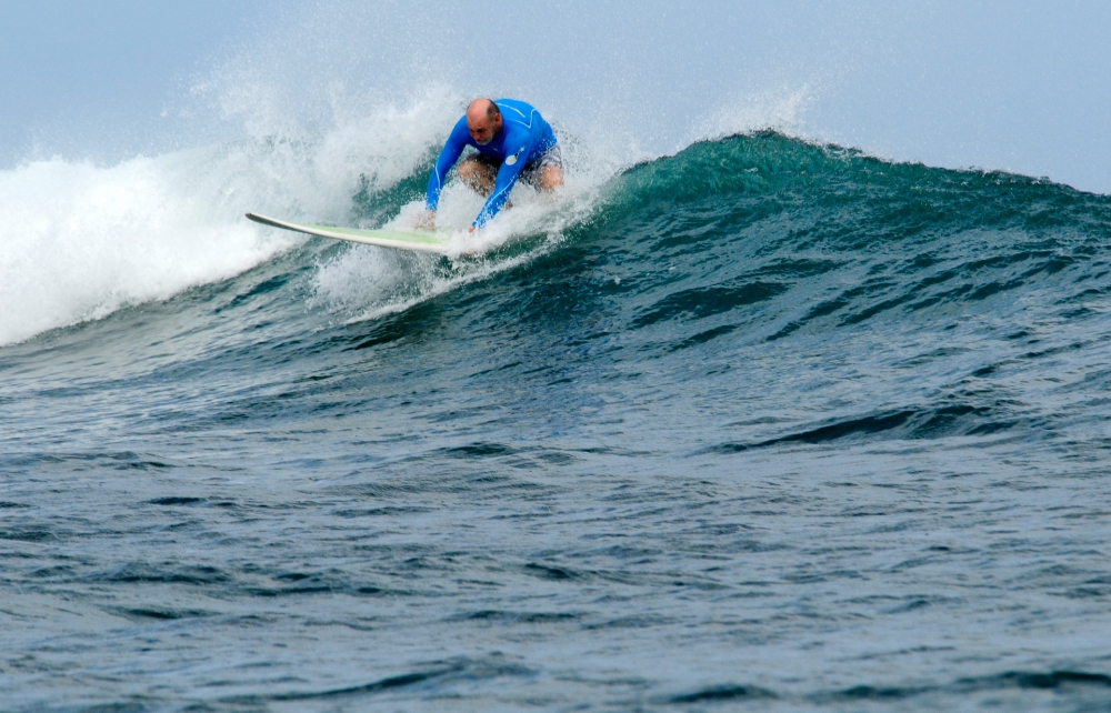 Surfing Indonesia