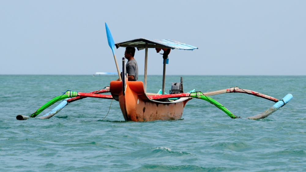 Surfing Indonesia