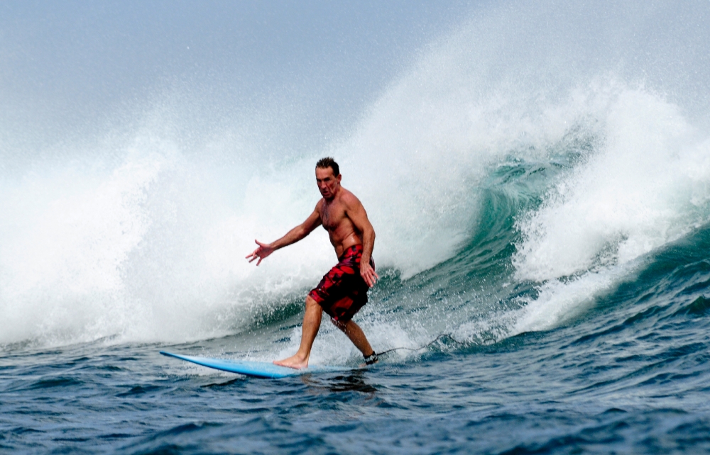 Surfing Indonesia