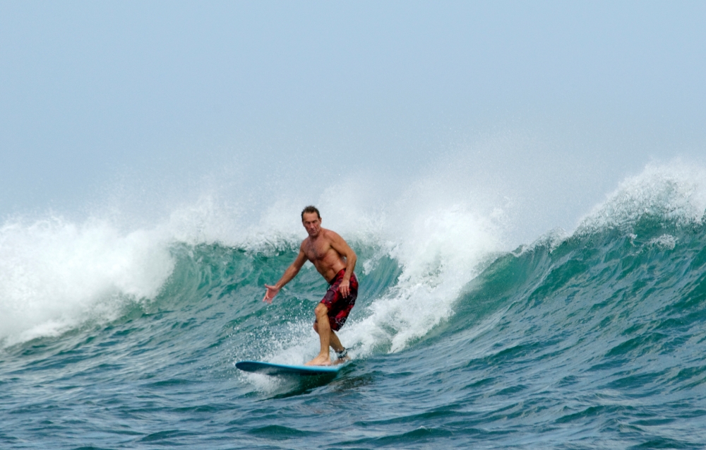 Surfing Indonesia