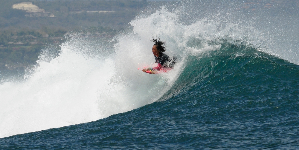 Surfing Indonesia