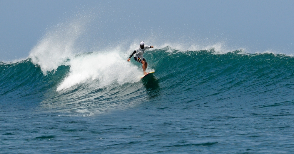 Surfing Indonesia