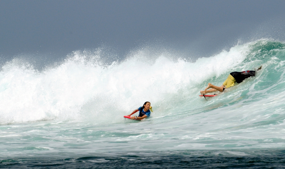 Surfing Indonesia