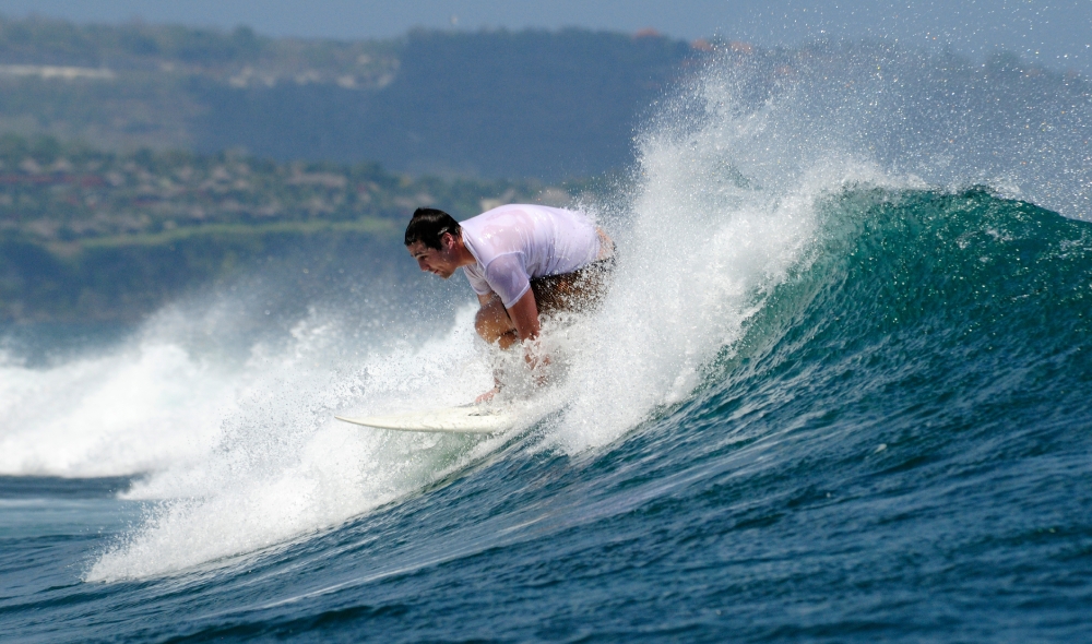 Surfing Indonesia