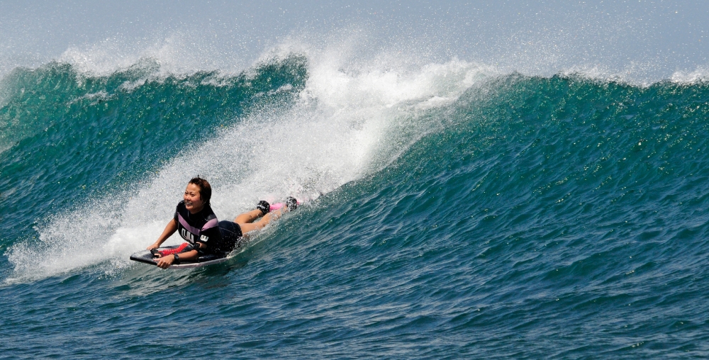 Surfing Indonesia