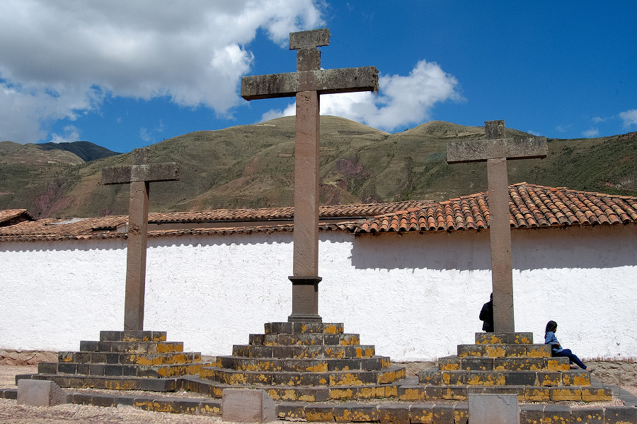 Three crosses with a view of the mountain Peru